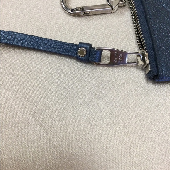 LOUIS VUITTON KEY POUCH - Picture 4 of 6